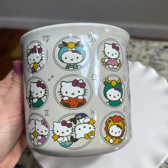 *NEW* SANRIO HELLO KITTY ZODIAC SIGNS CAMPER MUG - Picture 5 of 7